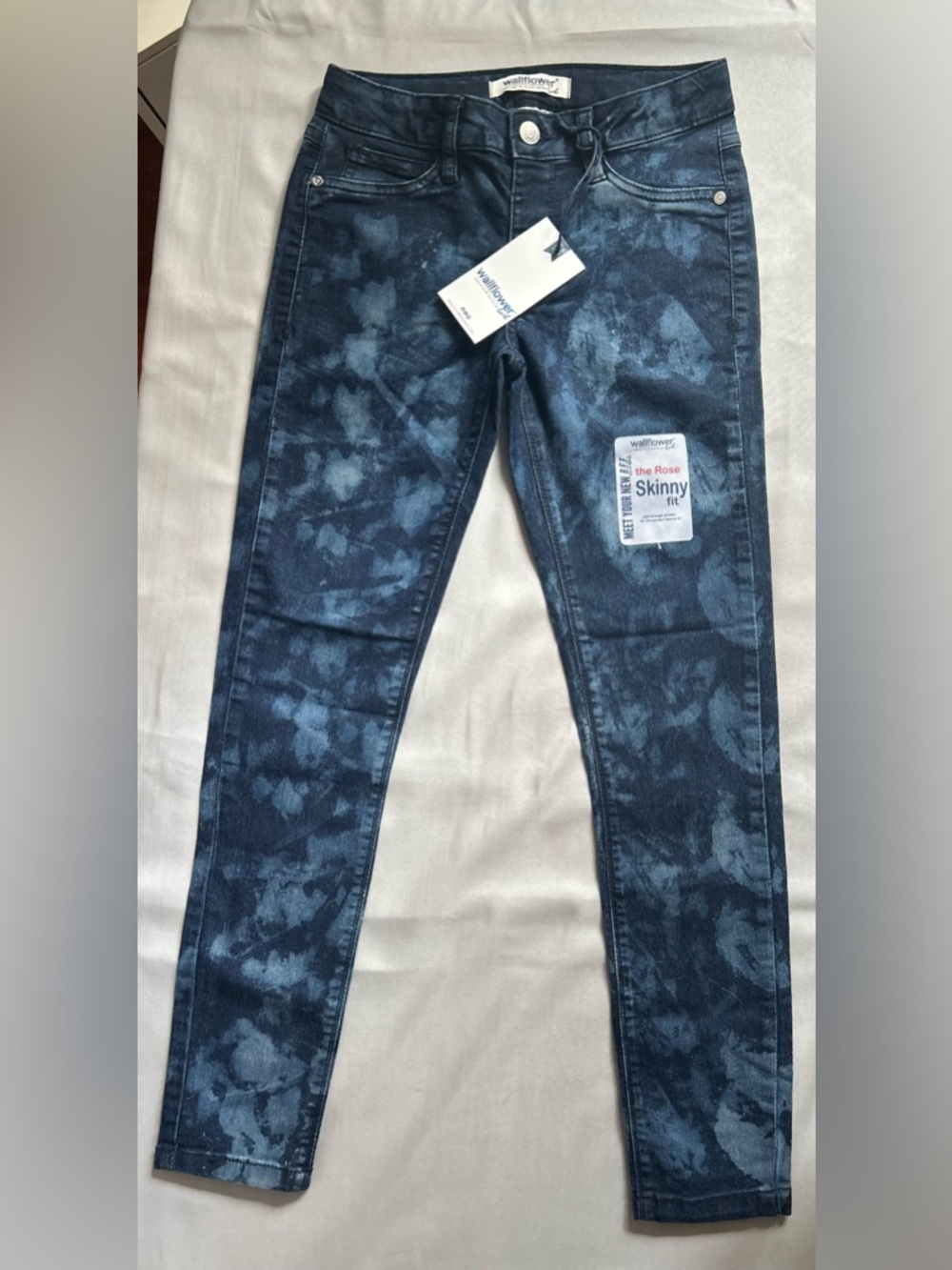 NWT Girls Size 10 Wallflower "The Rose" Skinny Jeans | Floral Cloud Wash